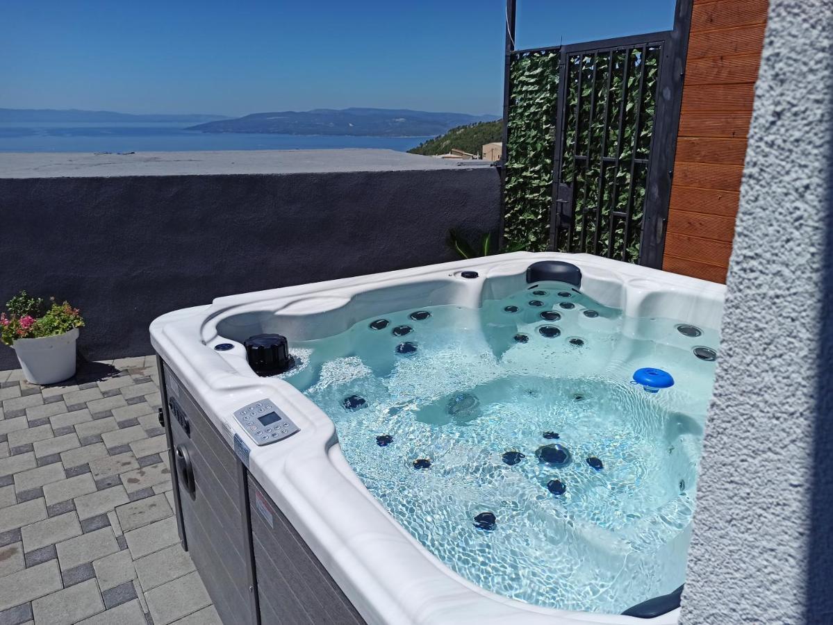 Hill With Private Pool Villaer